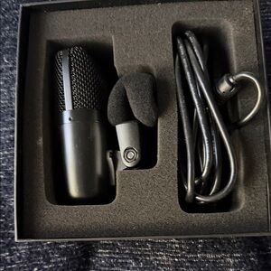 Black Microphone Set with Cable